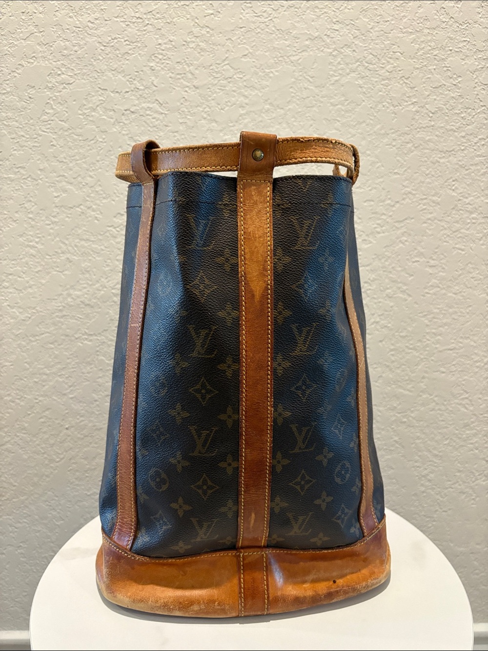 Sold Louis Vuitton Randonnee PM Monogram LV Shoulder Bag - Picture 2 of 13